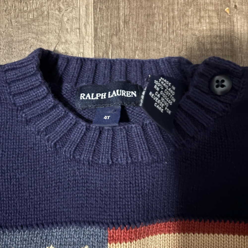 Size 4t Runs small!!! 
Ralph Lauren Navy Sweater with American Flag - Picture 3 of 6